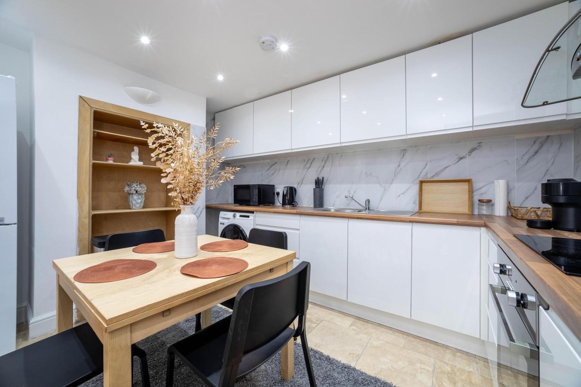 3 Bedroom House In Notting Hill Appartamento